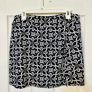 Lulu-B Navy Blue & White Floral Print Large Skort 🏖️Perfect for the Summer